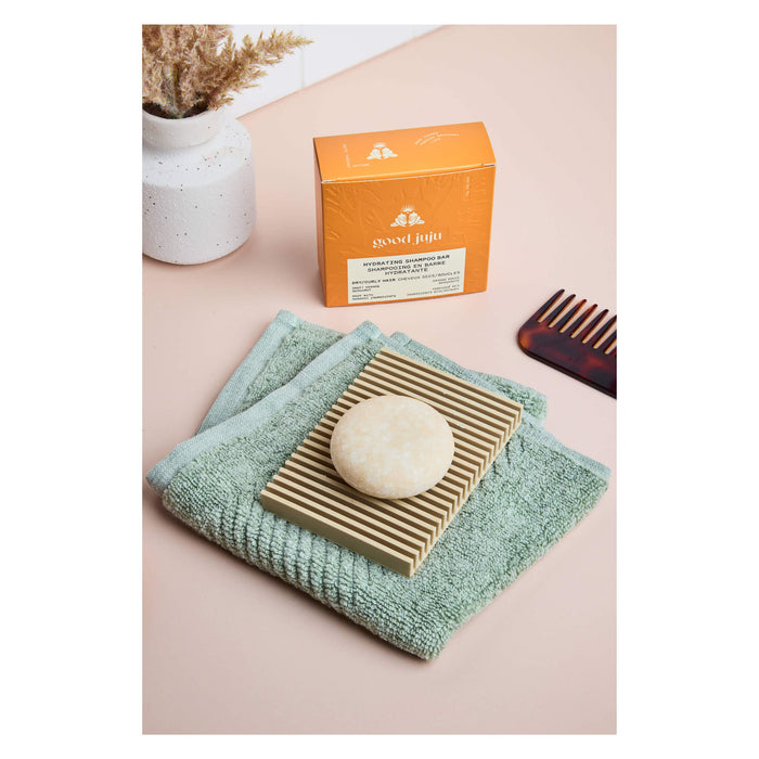 Good Juju Hydrating Shampoo Bar Sweet Orange + Bergamot Lifestyle