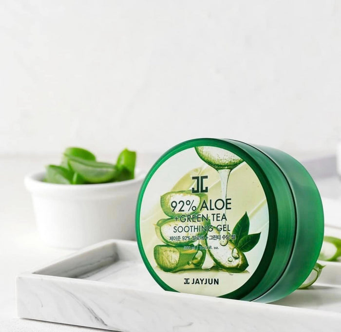 JAYJUN 92% Aloe + Green Tea Soothing Gel جل  الصبار والشاي الأخضر