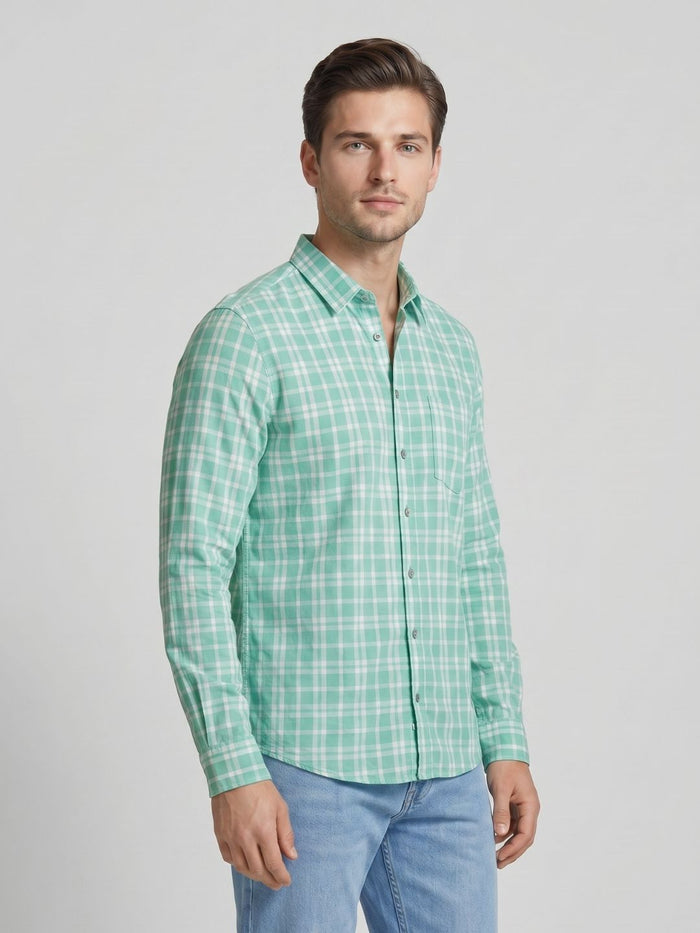 GREEN