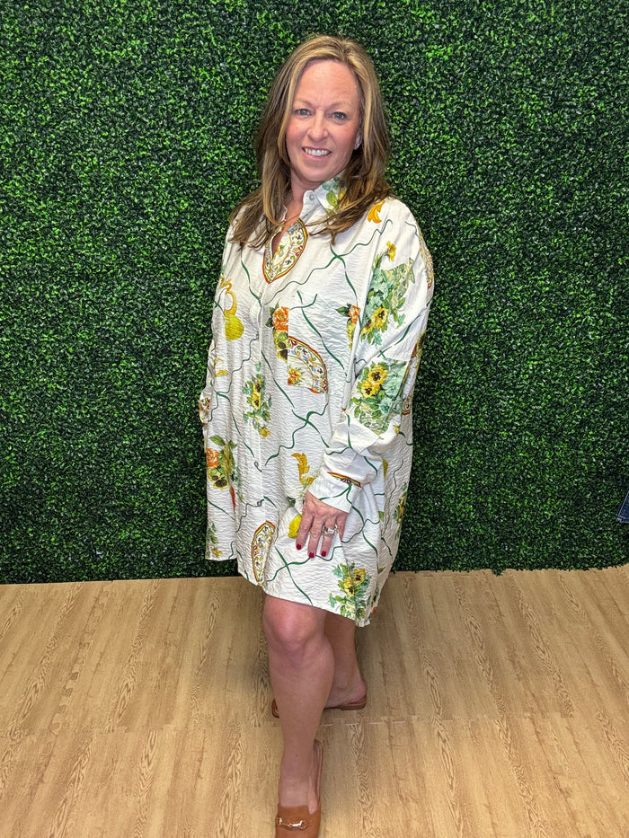 Oversized Floral Button-Up Top-Entro