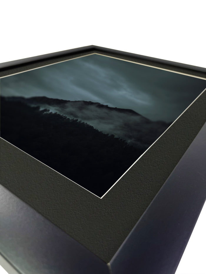Pebble Black, Mat
