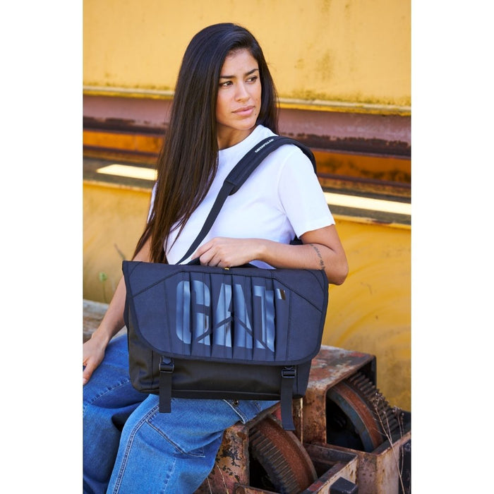 CATERPILLAR Tech - United Messenger Bag | Isetan KL Online Store